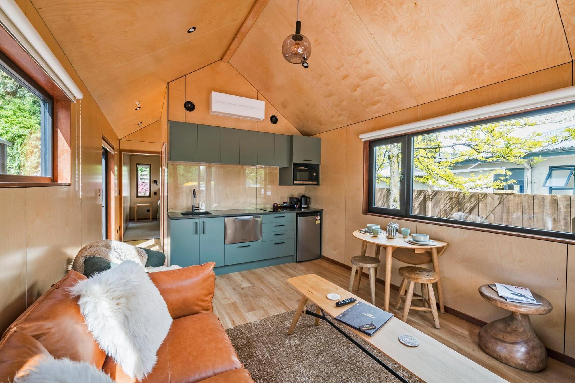 Walnut On Russell Villa Wanaka Exterior photo