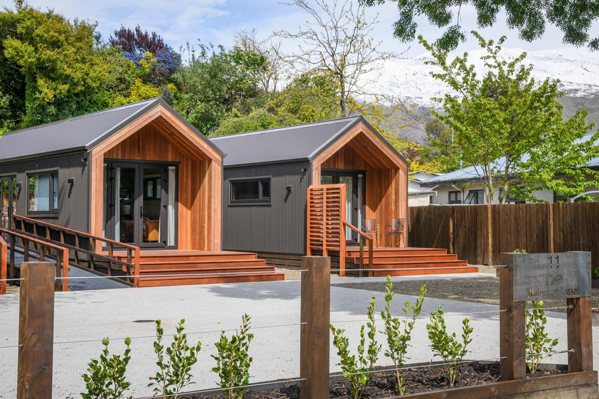 Walnut On Russell Villa Wanaka Exterior photo